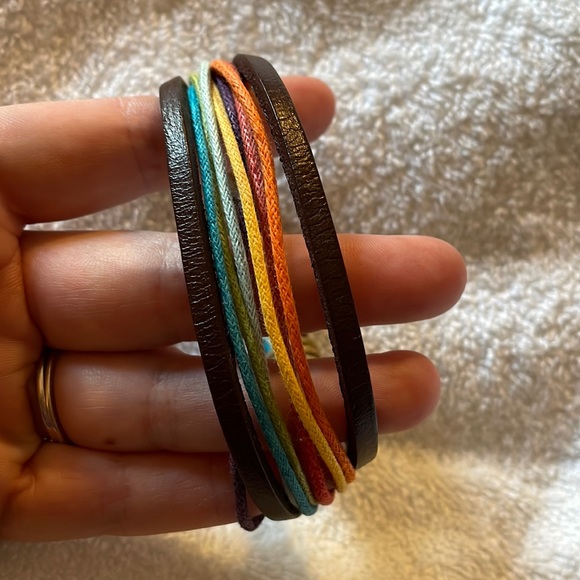 Leather and multicolored cord bracelet - Picture 1 of 3